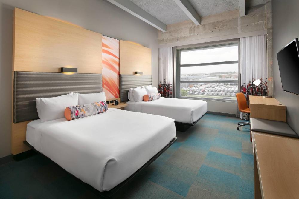 Breezy, Larger Guest room, 2 Queen, High floor interior